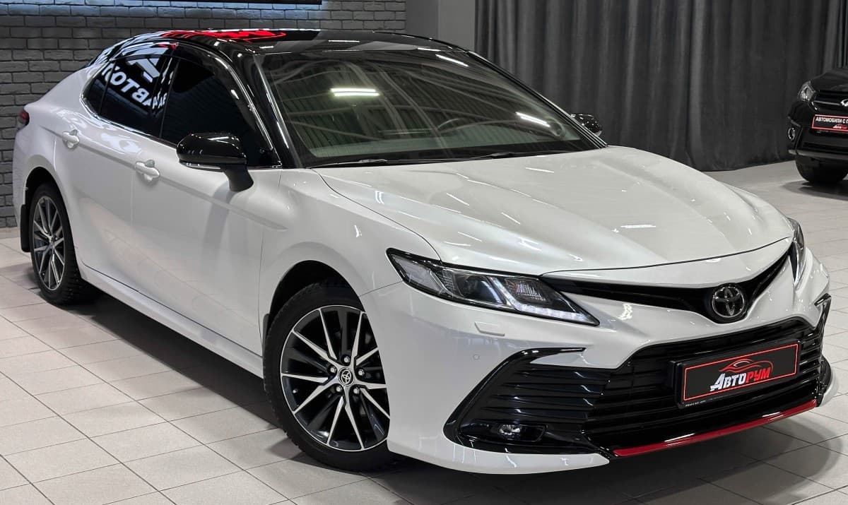Toyota Camry - 5